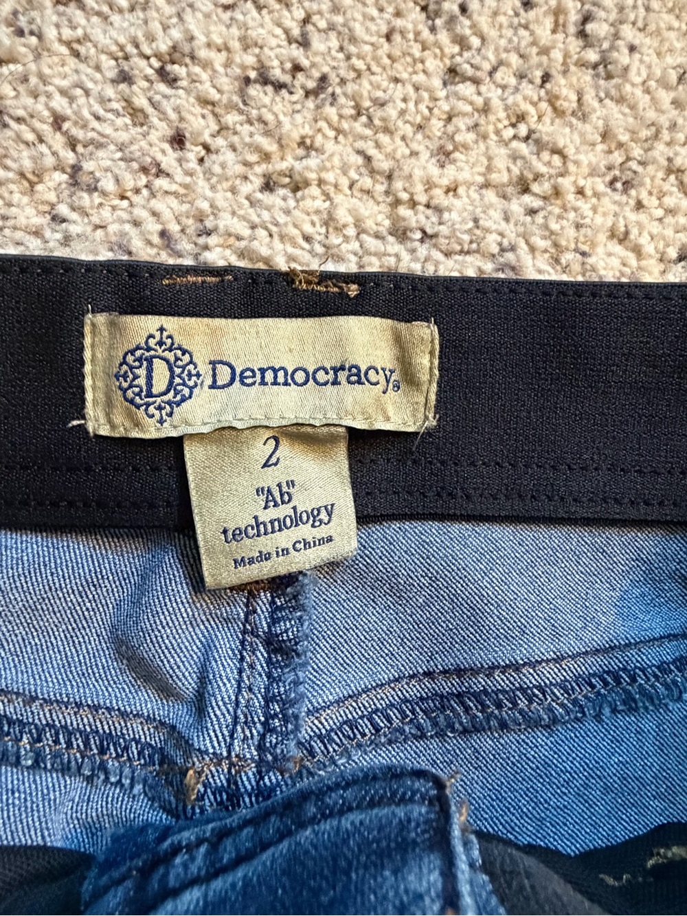 Democracy Ab Technology Medium Blue Cropped Jeans with Floral Embroidery Sz 2 - Picture 8 of 11
